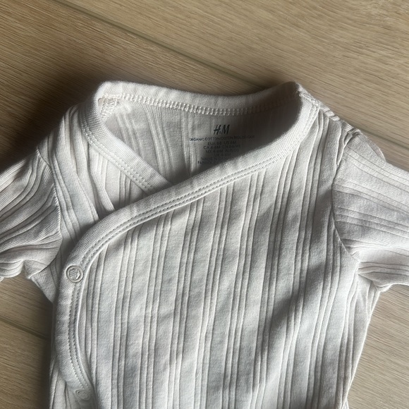 H&M ribbed set. - Picture 2 of 2